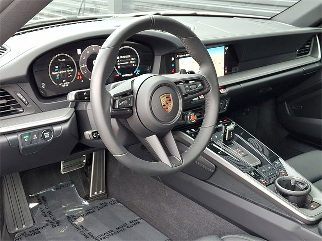 Used 2025 Porsche 911 Carrera image 4