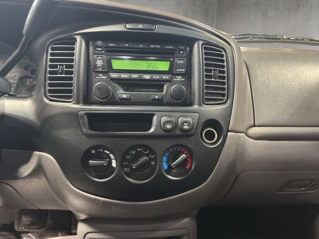 Used 2002 MAZDA Tribute 4WD image 3