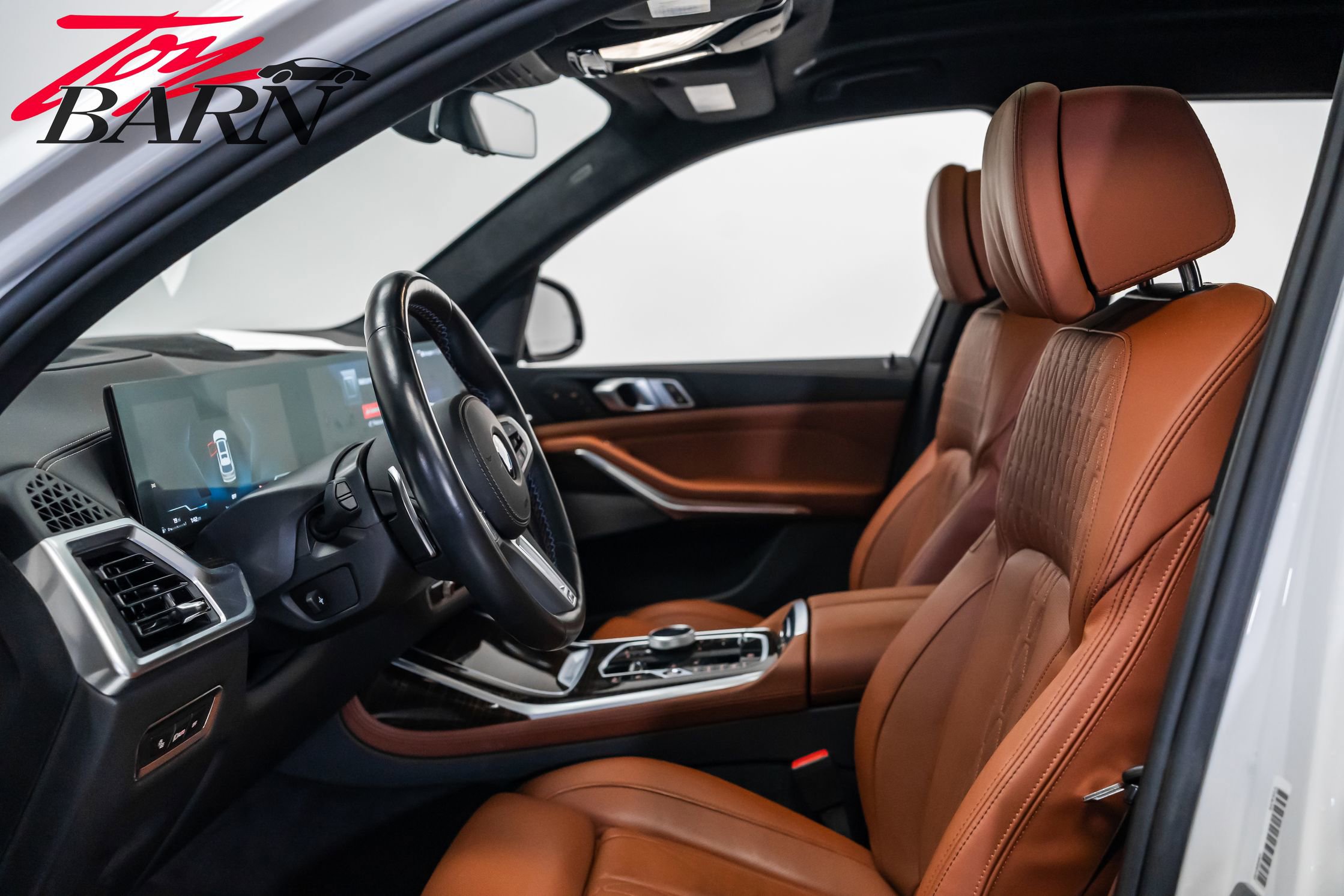 Used 2024 BMW X7 M60i w/ Executive Package image 28