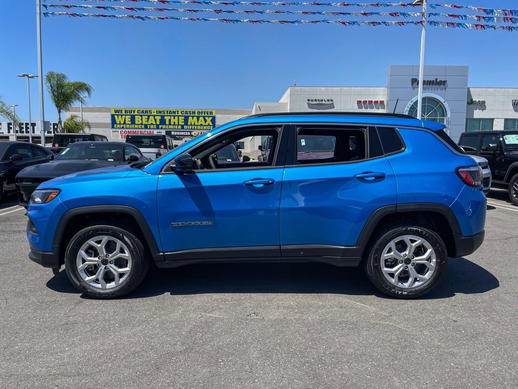 New 2025 Jeep Compass Latitude image 2