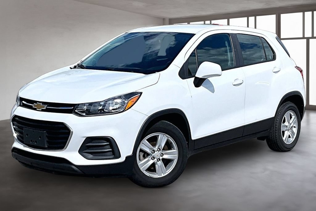 Used 2020 Chevrolet Trax LS FWD image 2