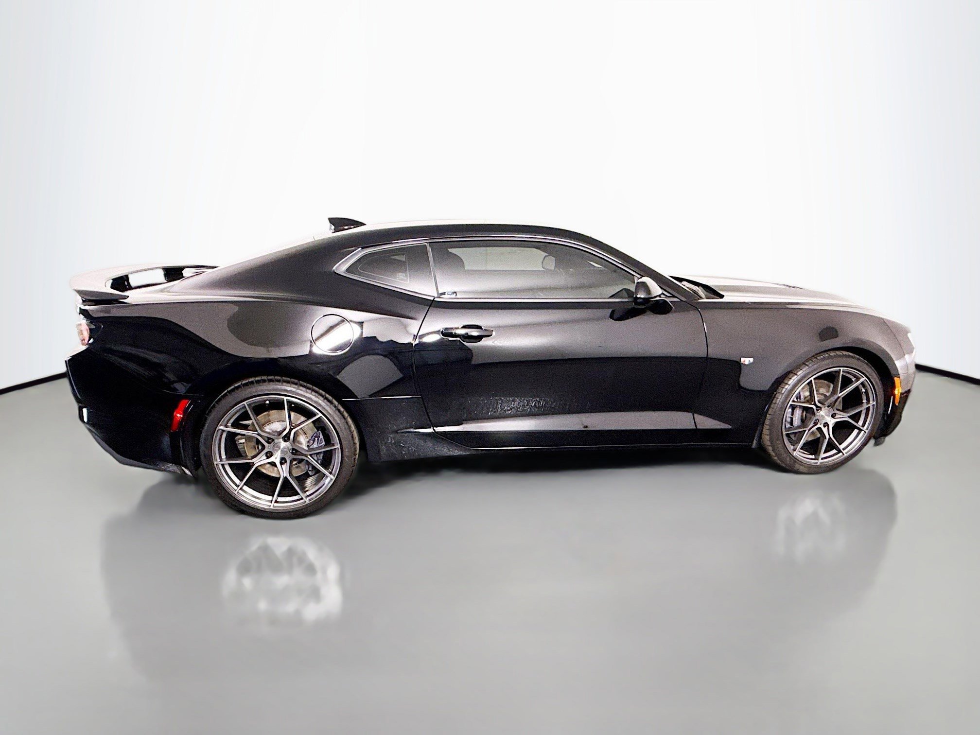 Used 2019 Chevrolet Camaro SS image 11