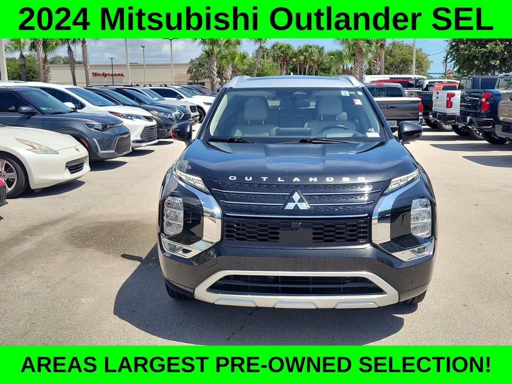 Used 2024 Mitsubishi Outlander SEL AWD/4WD image 2