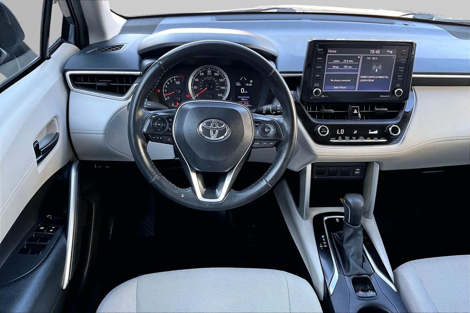 Used 2022 Toyota Corolla Cross LE FWD image 6