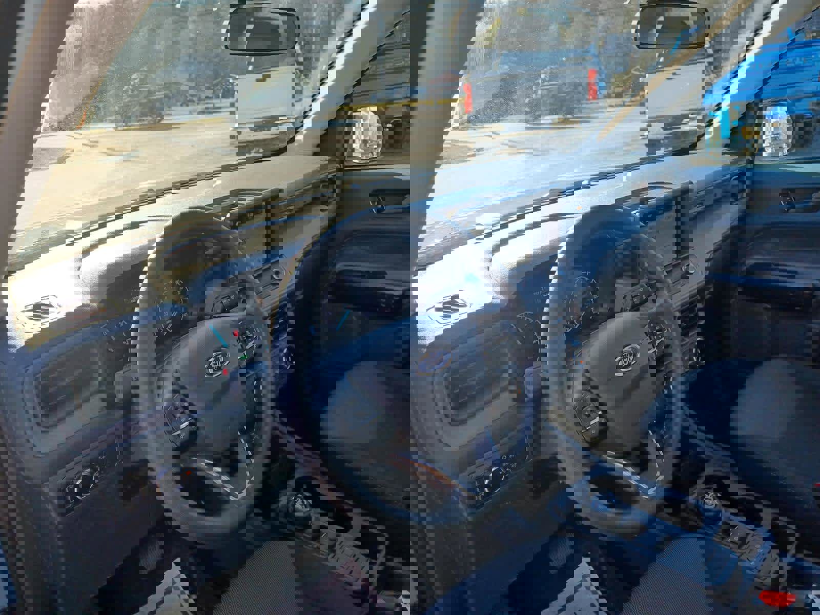 Used 2023 Ford Maverick XL image 8