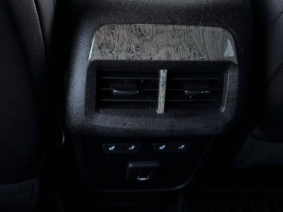 Used 2019 Chevrolet Equinox Premier FWD image 8
