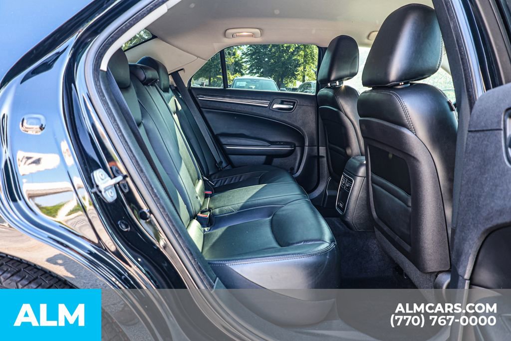 Used 2017 Chrysler 300 Limited RWD image 22