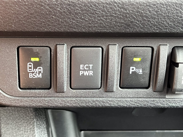 Used 2023 Toyota Tacoma TRD Off-Road w/ TRD Premium Off Road Package AWD/4WD image 40