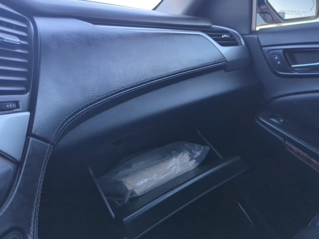 Used 2017 Chevrolet Suburban Premier image 29