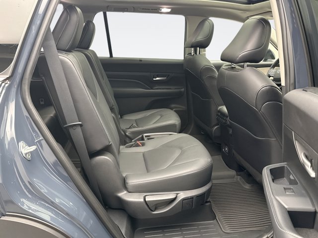 Used 2024 Toyota Grand Highlander AWD image 19