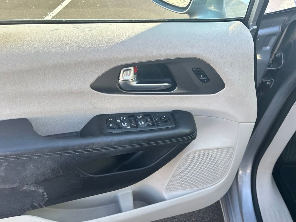 Used 2019 Chrysler Pacifica Limited FWD image 24