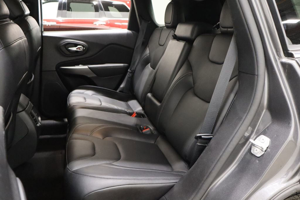 Used 2021 Jeep Cherokee Latitude Lux w/ Comfort/Convenience Group image 11