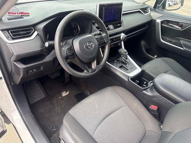 Used 2025 Toyota RAV4 XLE FWD image 17