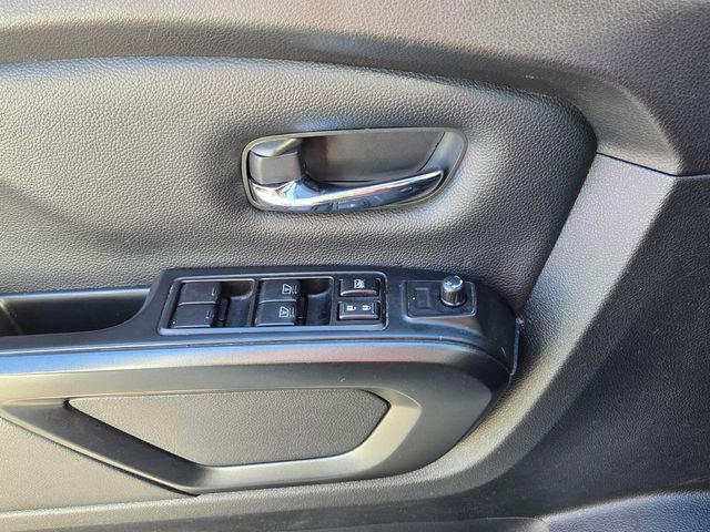 Used 2024 Nissan Titan SV w/ SV Convenience Package AWD/4WD image 28