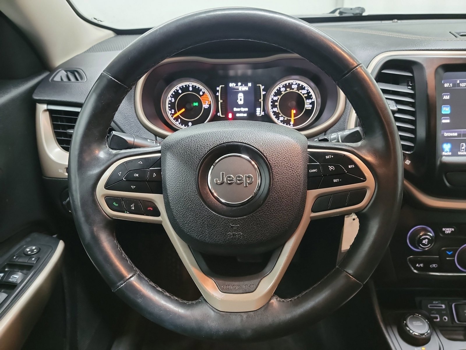 Used 2017 Jeep Cherokee Latitude w/ Safety/Convenience Group image 17