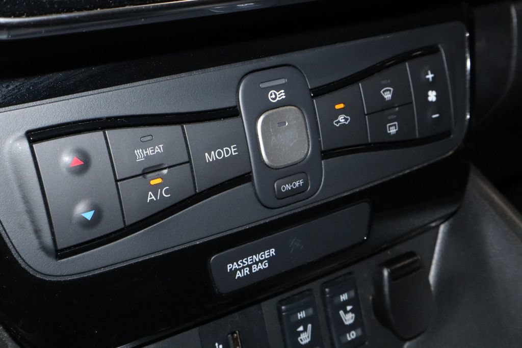 Certified 2018 Nissan Leaf SL w/ SL Technology Package FWD image 31