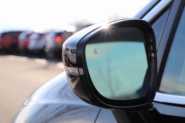 Used 2024 Chrysler Pacifica Limited image 11