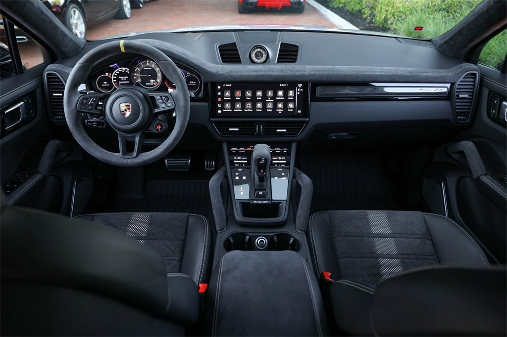 Used 2023 Porsche Cayenne Turbo GT image 43