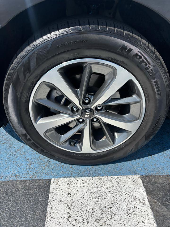 Used 2020 Kia Sorento AWD V6 image 33