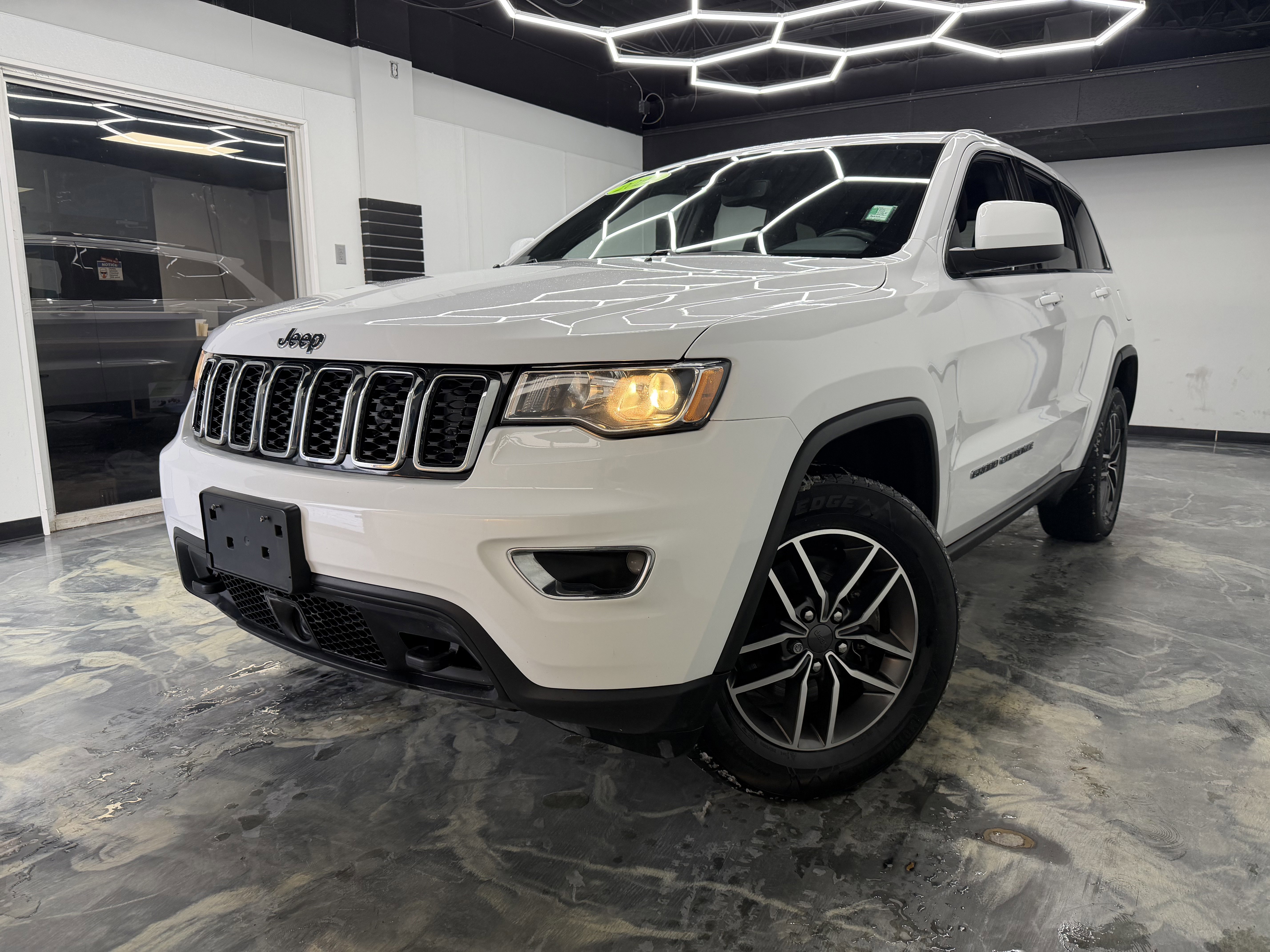 Used 2021 Jeep Grand Cherokee Laredo
