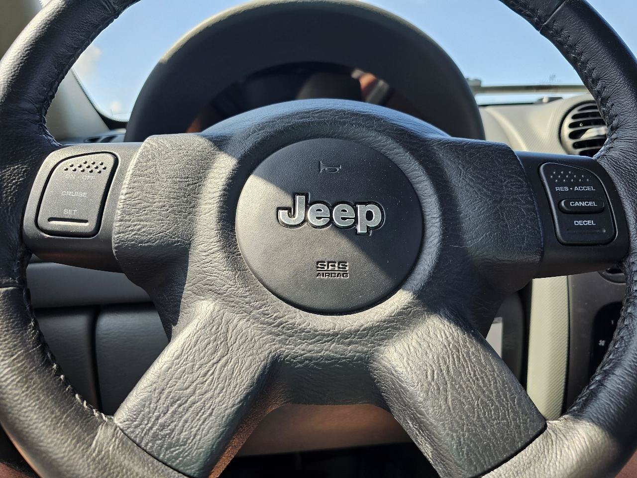 Used 2006 Jeep Liberty Sport AWD/4WD image 8