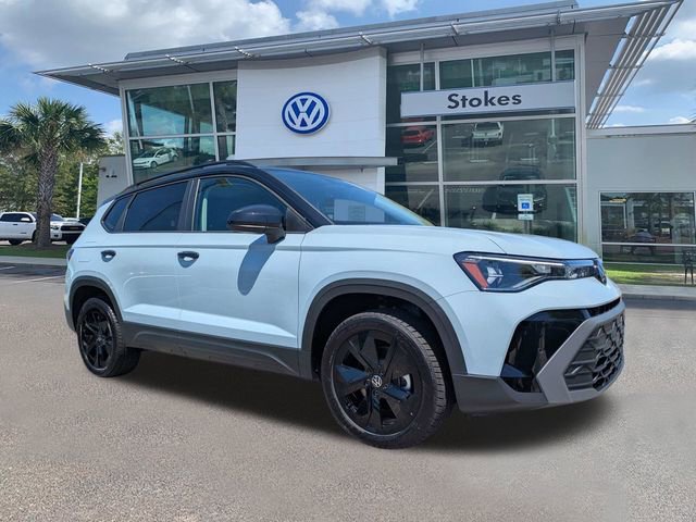 New 2026 Volkswagen Taos SE FWD image 2