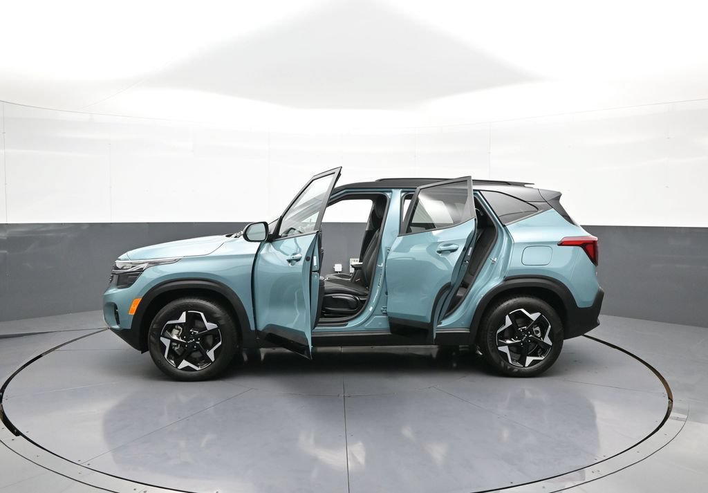 Certified 2025 Kia Seltos S AWD/4WD image 42