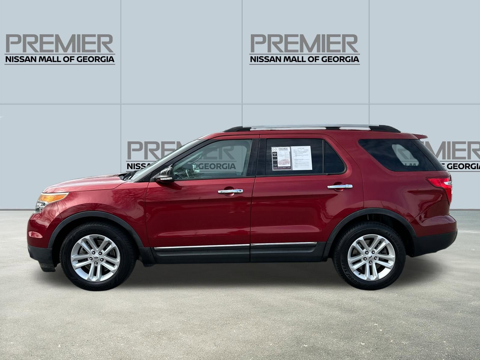 Used 2014 Ford Explorer XLT w/ Equipment Group 202A image 6