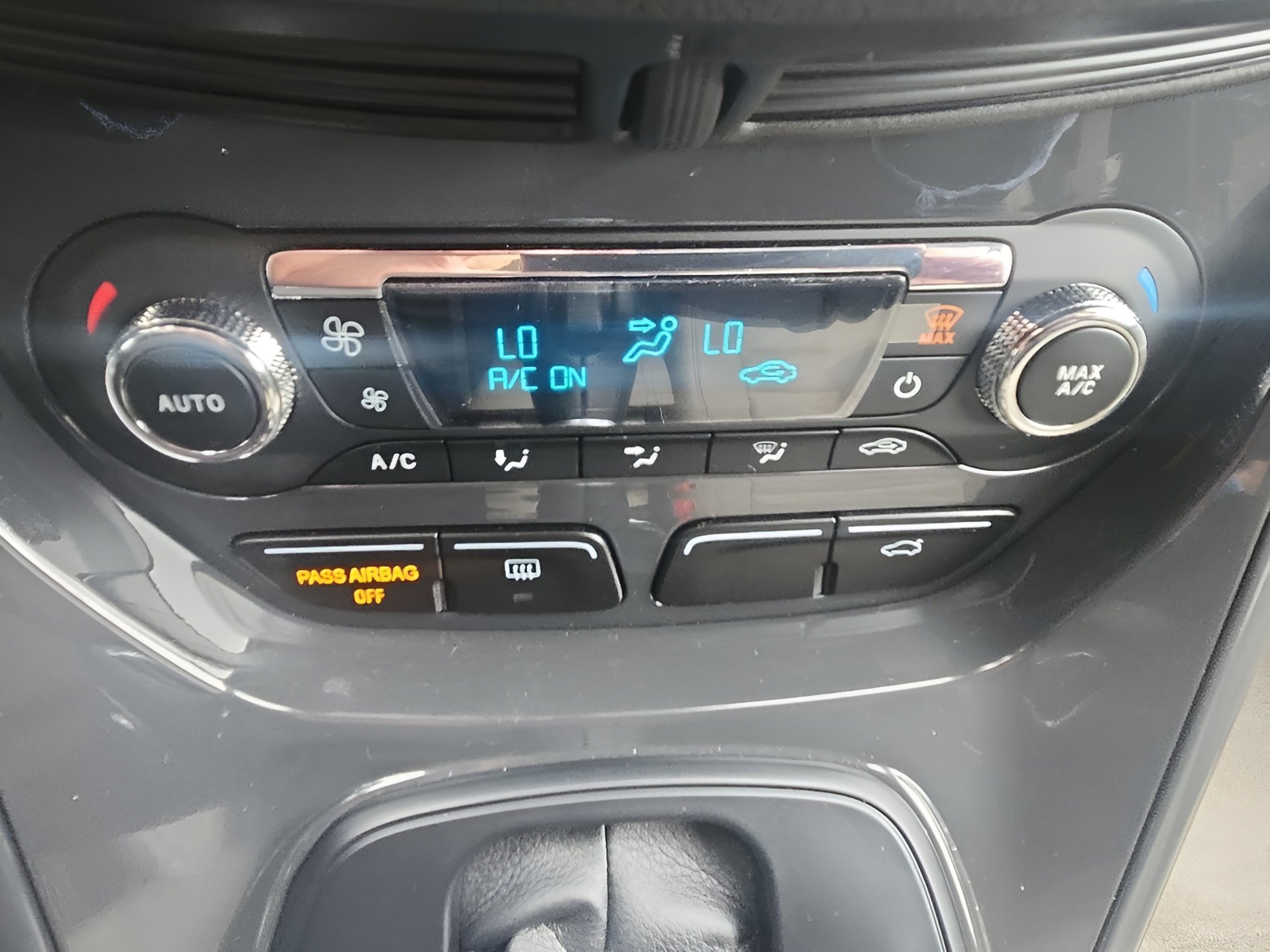 Used 2015 Ford Escape Titanium AWD/4WD image 21