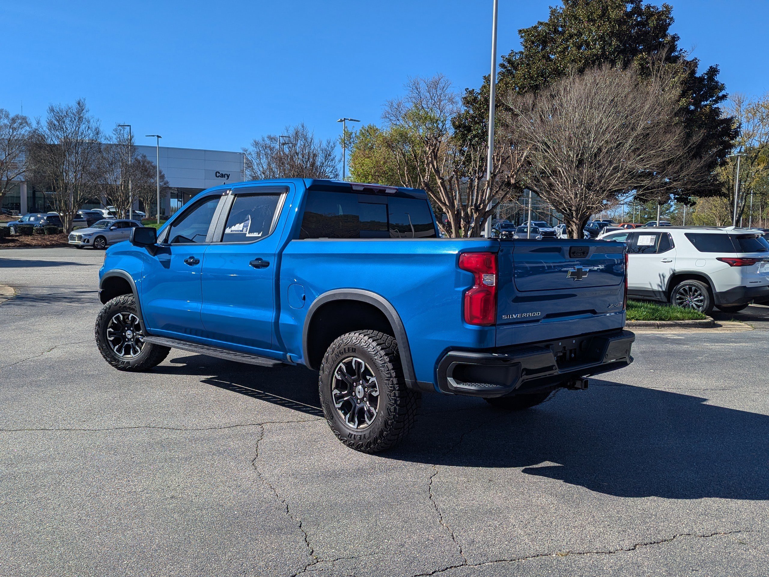 Used 2023 Chevrolet Silverado 1500 ZR2 image 7