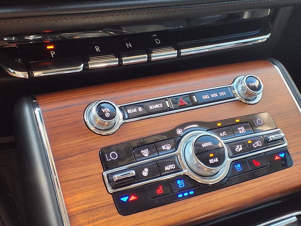 Used 2020 Lincoln Aviator Reserve w/ Equipment Group 201A image 8