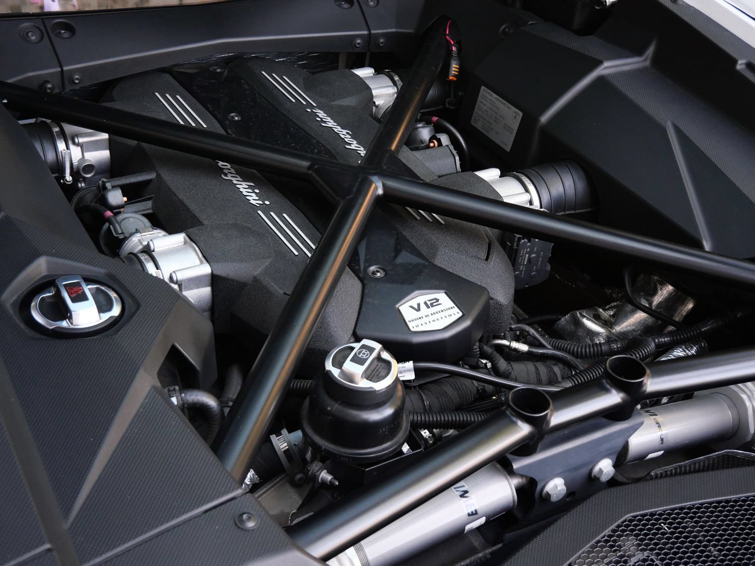 Used 2018 Lamborghini Aventador S AWD/4WD image 22