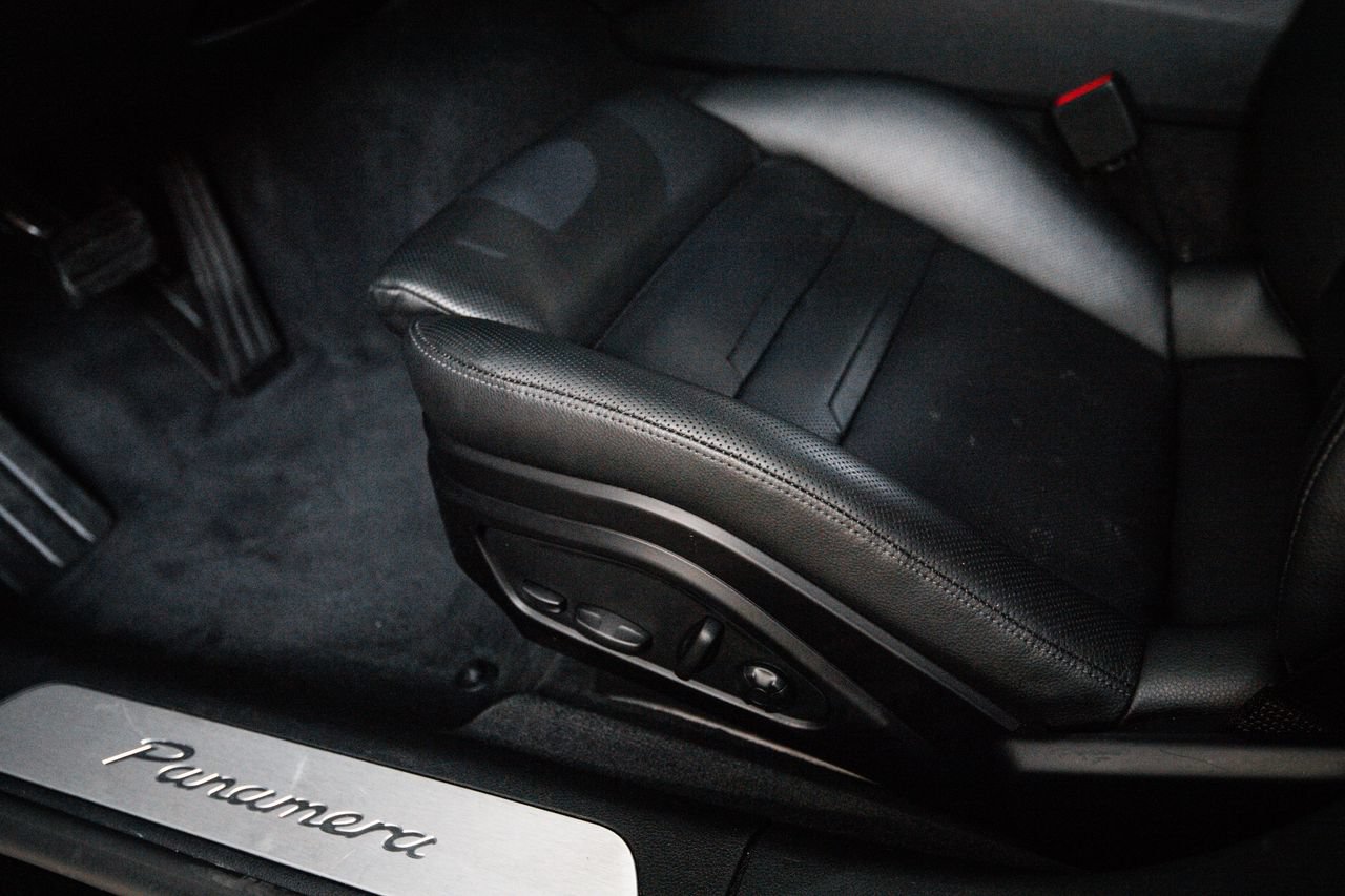 Certified 2023 Porsche Panamera image 14
