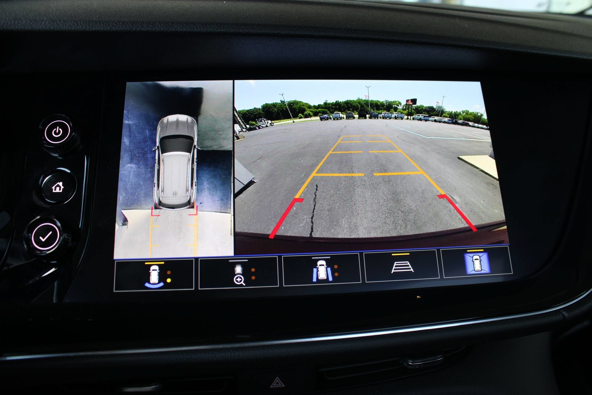 Used 2023 Buick Envision Avenir FWD image 36