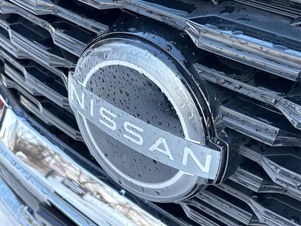 Used 2022 Nissan Rogue Platinum w/ Head-Up Display Package image 13