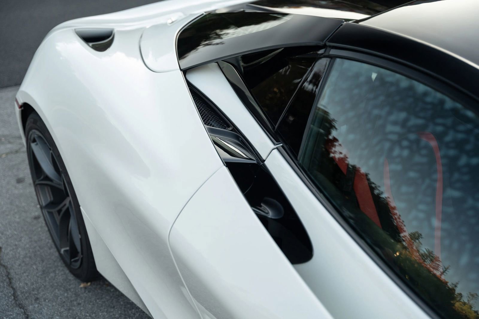 Used 2021 McLaren 720S Spider image 28