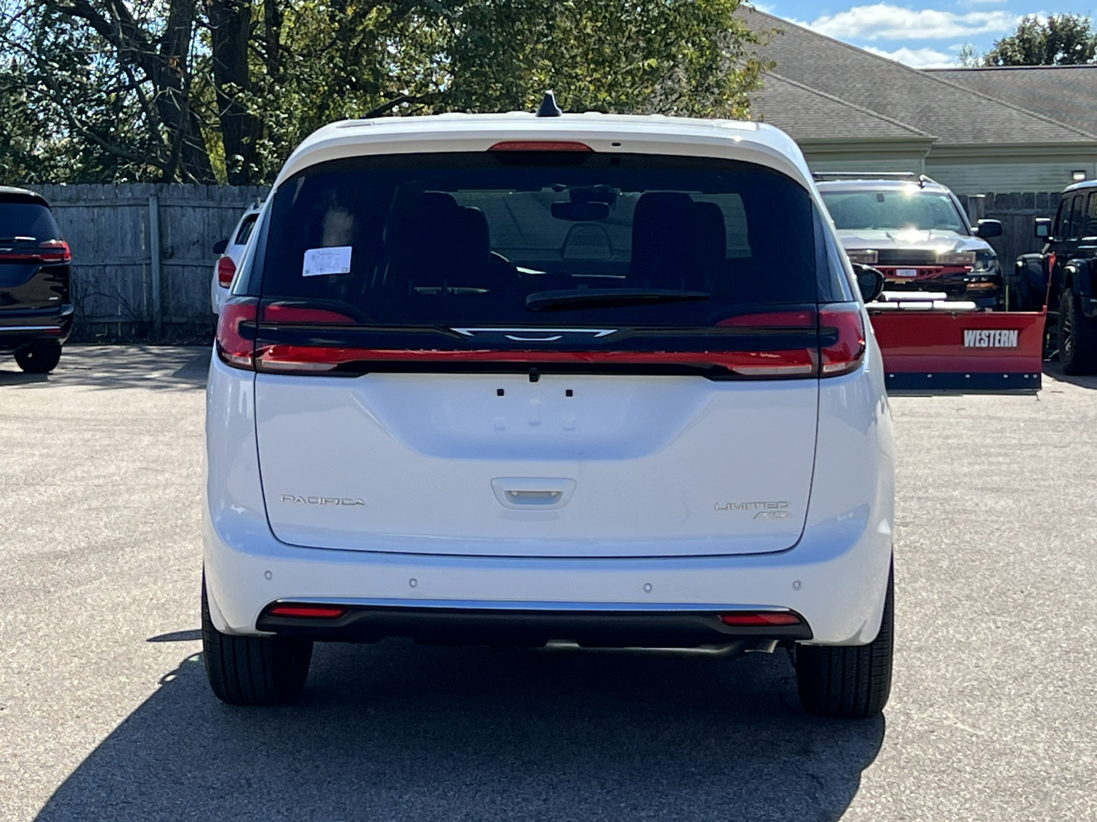 New 2027 Chrysler Pacifica Limited AWD/4WD image 49