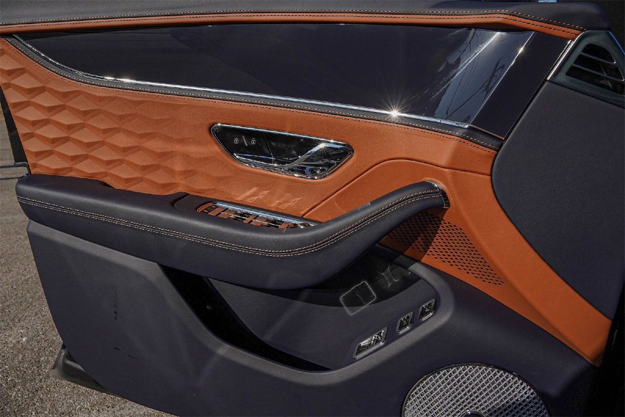 New 2026 Bentley Flying Spur Plug-In Hybrid image 32