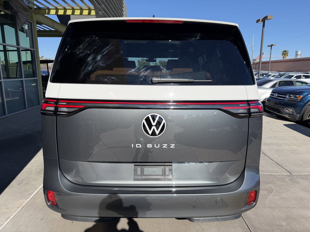 Used 2025 Volkswagen ID. Buzz Pro S Plus image 13