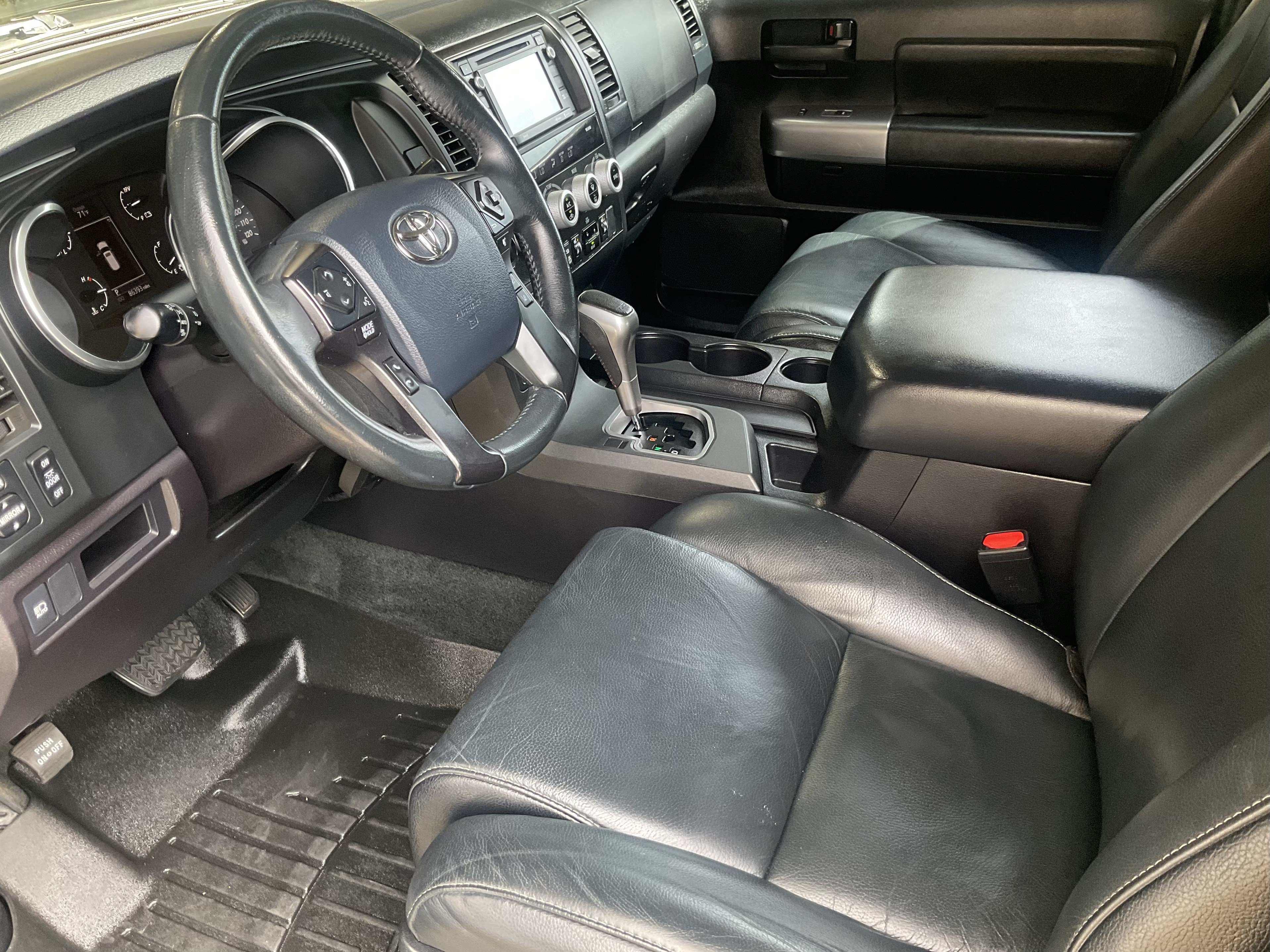 Used 2018 Toyota Sequoia TRD Sport AWD/4WD image 19