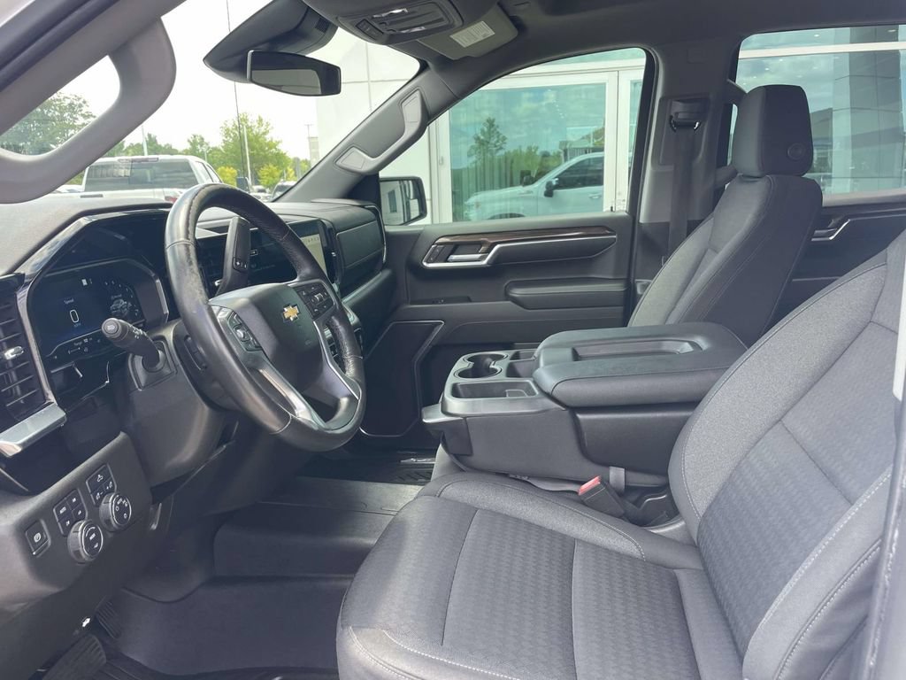Used 2022 Chevrolet Silverado 1500 LT AWD/4WD image 14