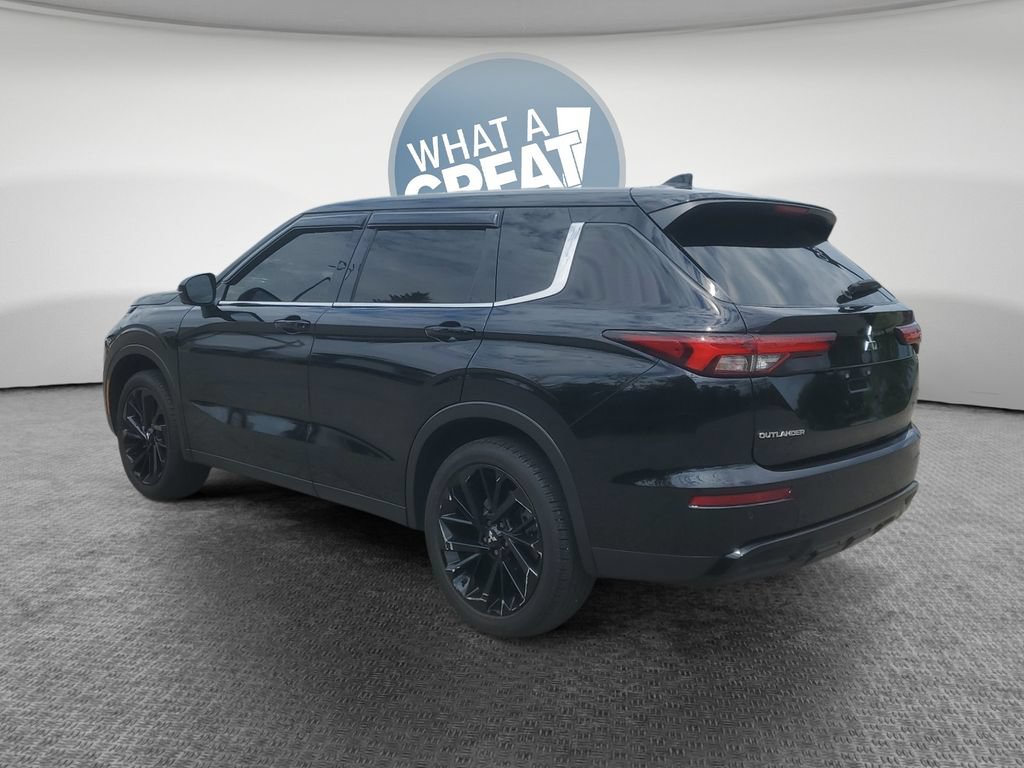 Used 2024 Mitsubishi Outlander SE Black Edition AWD/4WD image 6