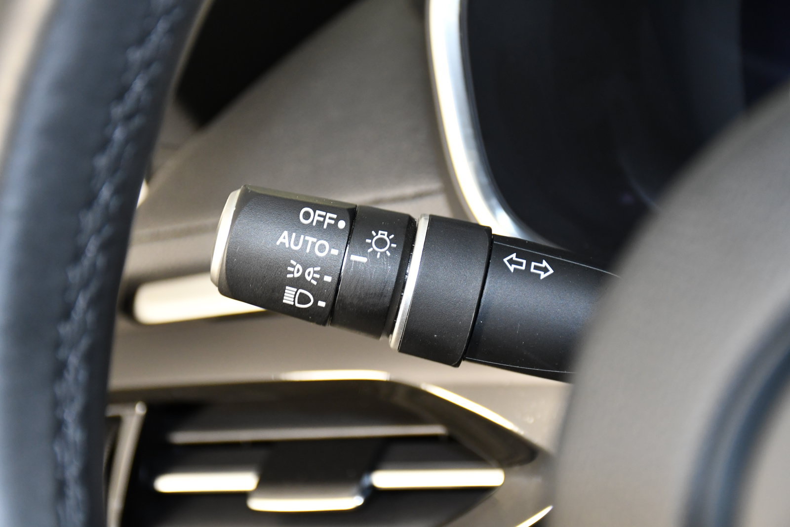 Certified 2024 Acura MDX SH-AWD image 22