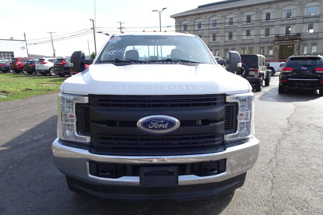 Used 2018 Ford F250 XL w/ Power Equipment Group image 3