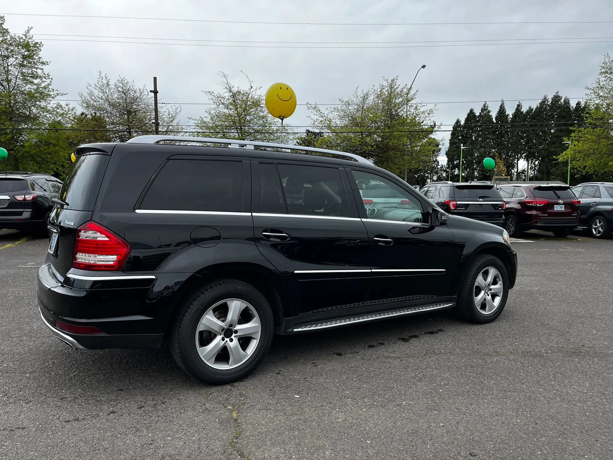 Used 2011 Mercedes-Benz GL 450 4MATIC image 3