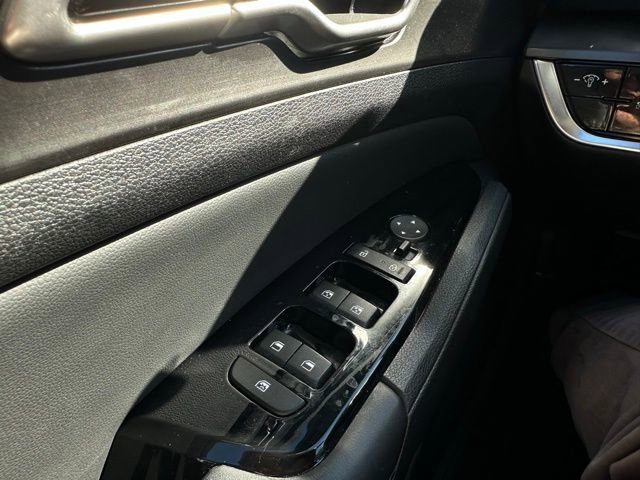 Used 2023 Kia Sportage EX image 39