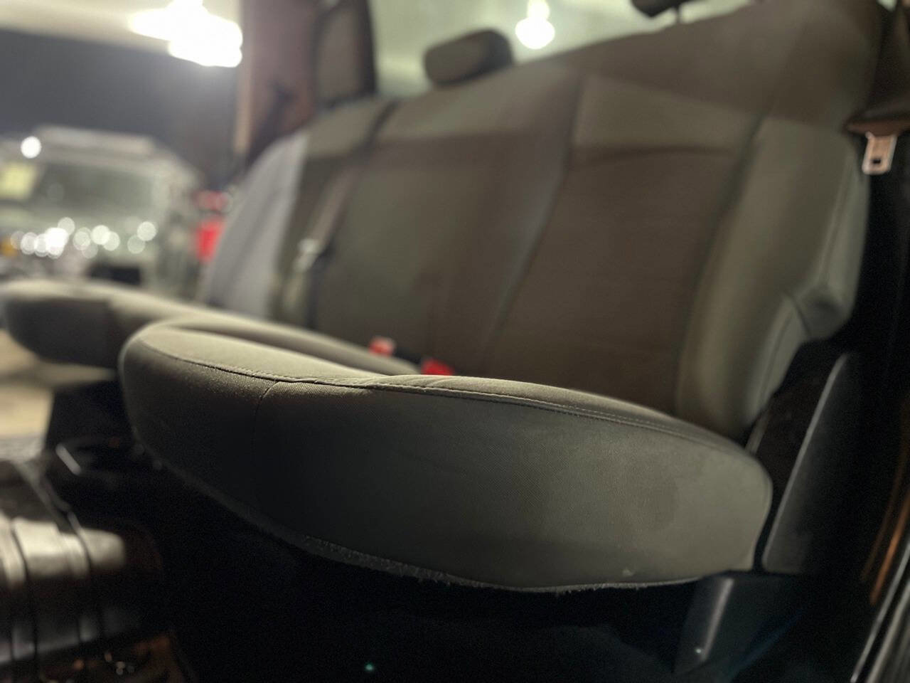 Used 2015 RAM 3500 Tradesman w/ Chrome Appearance Group image 32