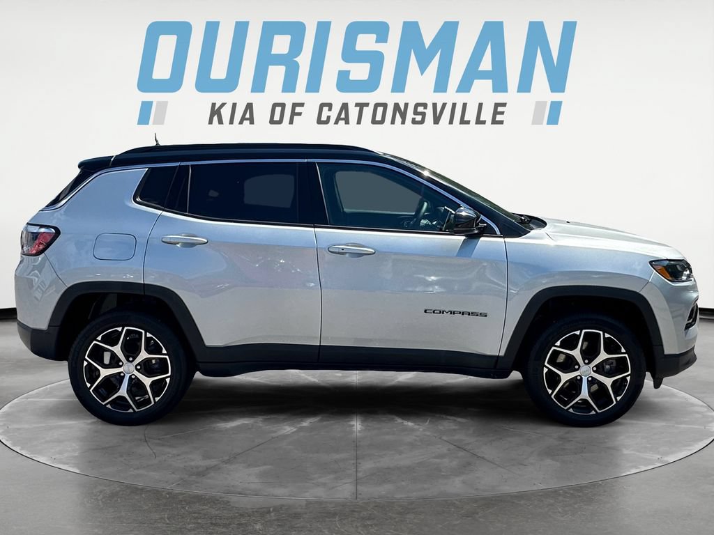 Used 2024 Jeep Compass Limited w/ Sun and Sound Group AWD/4WD image 7