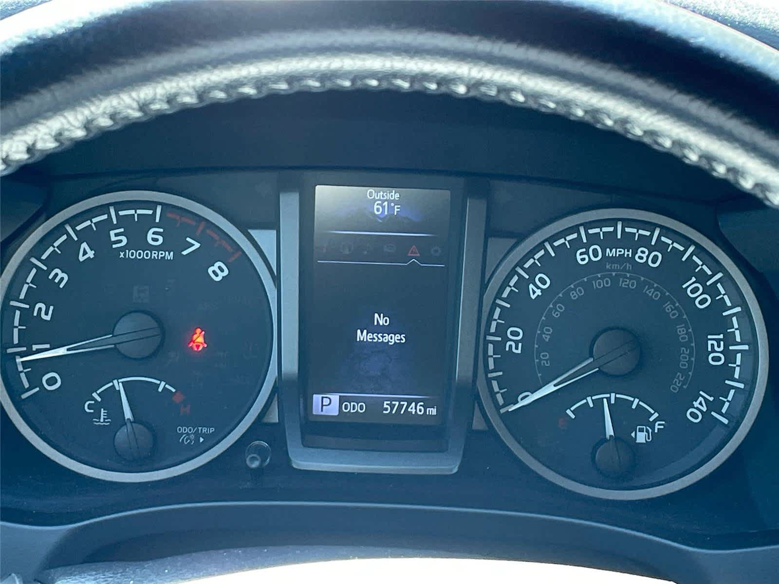 Used 2020 Toyota Tacoma TRD Sport w/ TRD Premium Sport Package AWD/4WD image 32