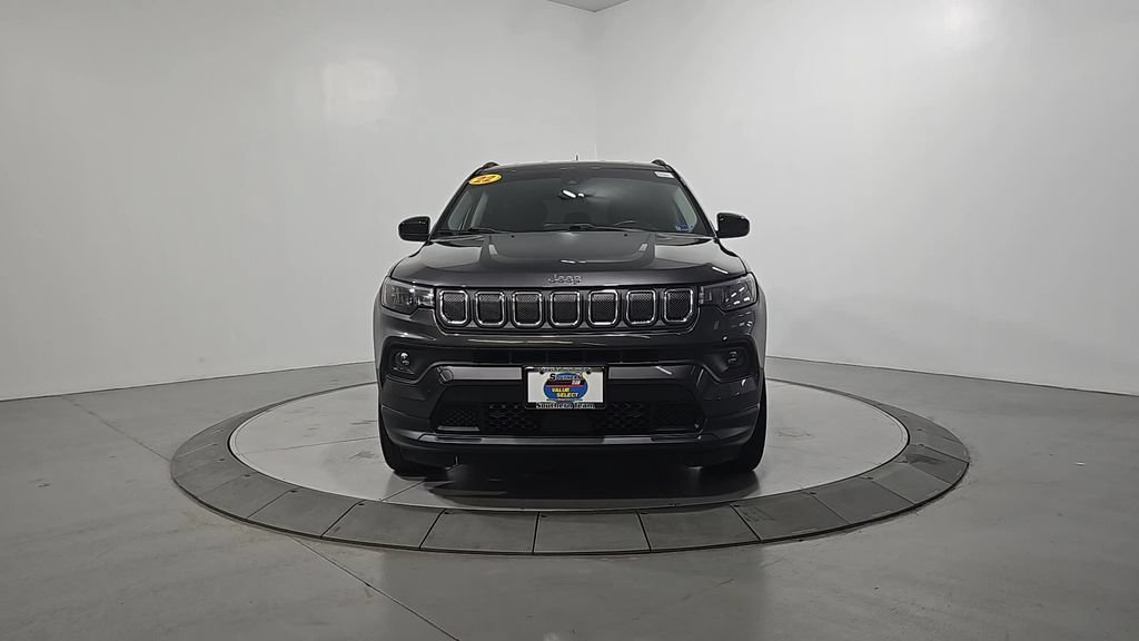 Used 2022 Jeep Compass Latitude w/ Mopar Graphics Package AWD/4WD image 9